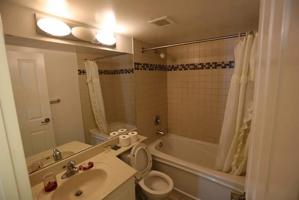 Toronto Furnished Living - Bay Street Hotel